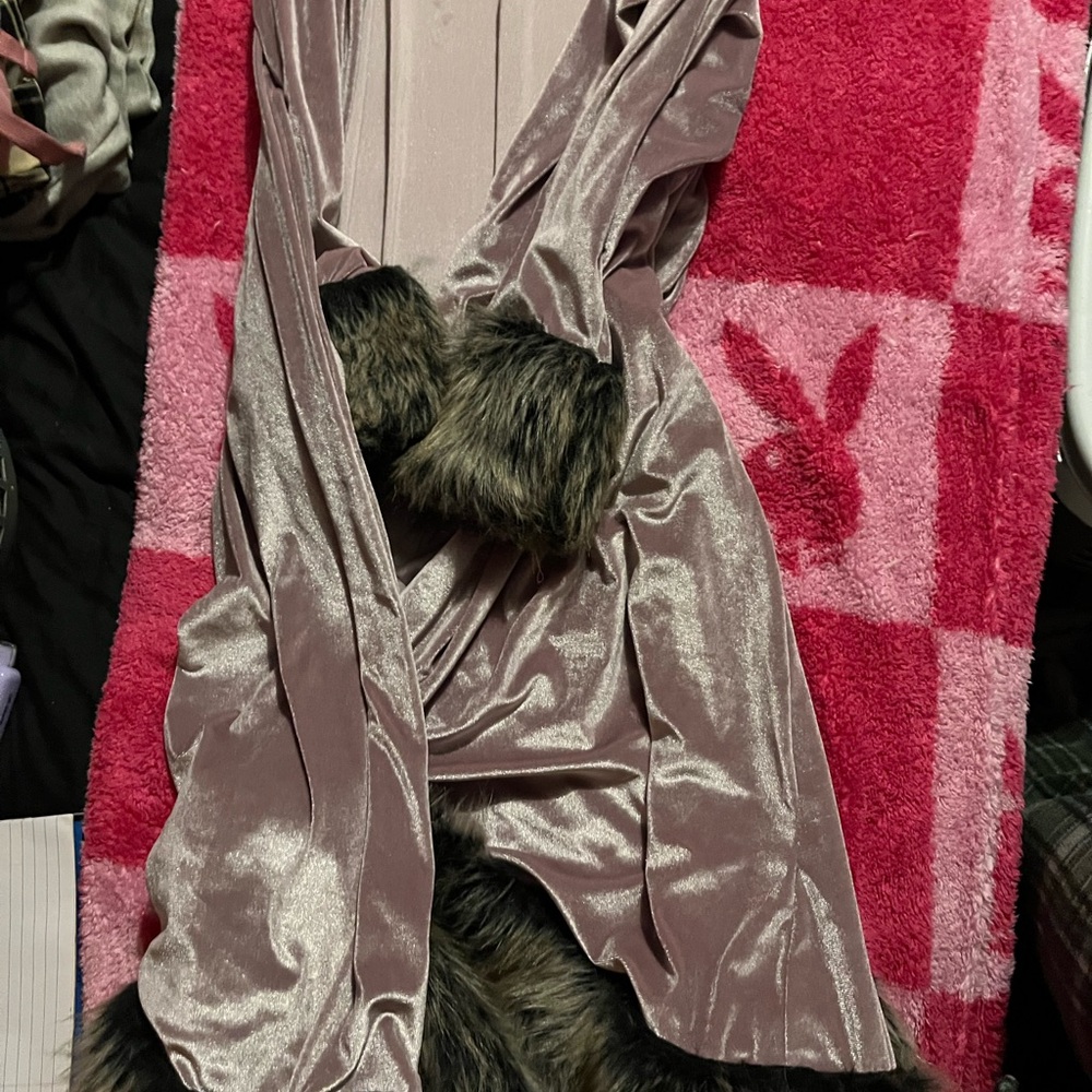 Luxurious Velvet Robe with Faux Fur Cuffs